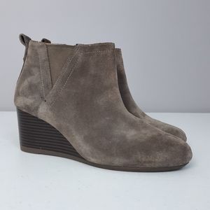 Vionic Paloma Taupe Suede Leather Wedge Ankle Boots size 7.5